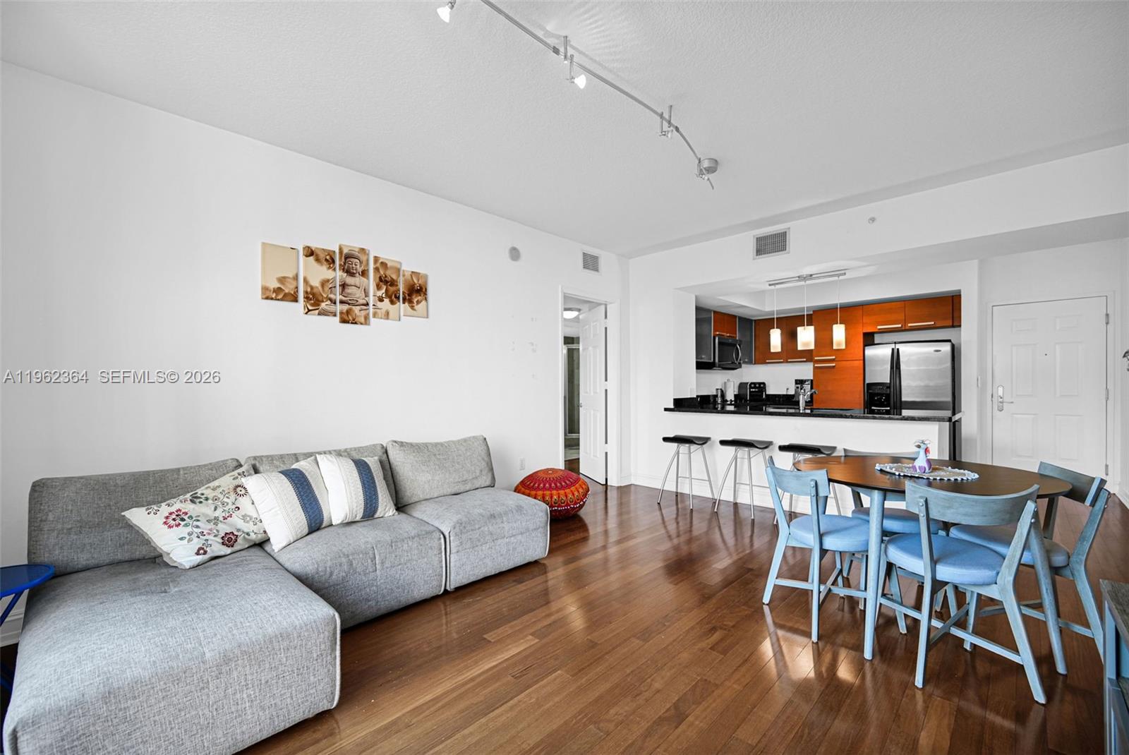 THE MINORCA CONDO - Residential