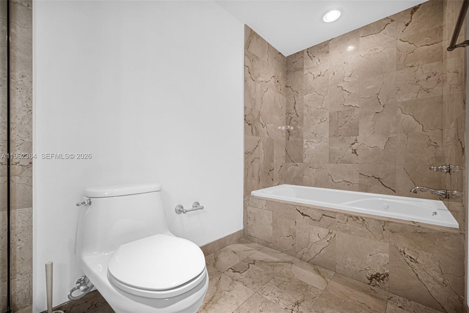 THE MINORCA CONDO - Residential