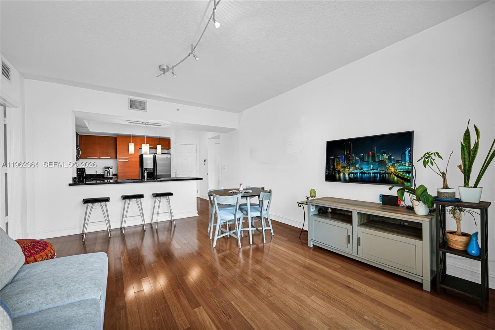 THE MINORCA CONDO - Residential