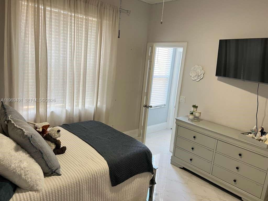 PALM LAKES GARDENS - Residential