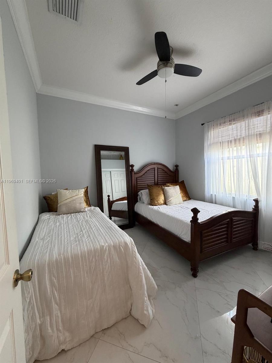 PALM LAKES GARDENS - Residential