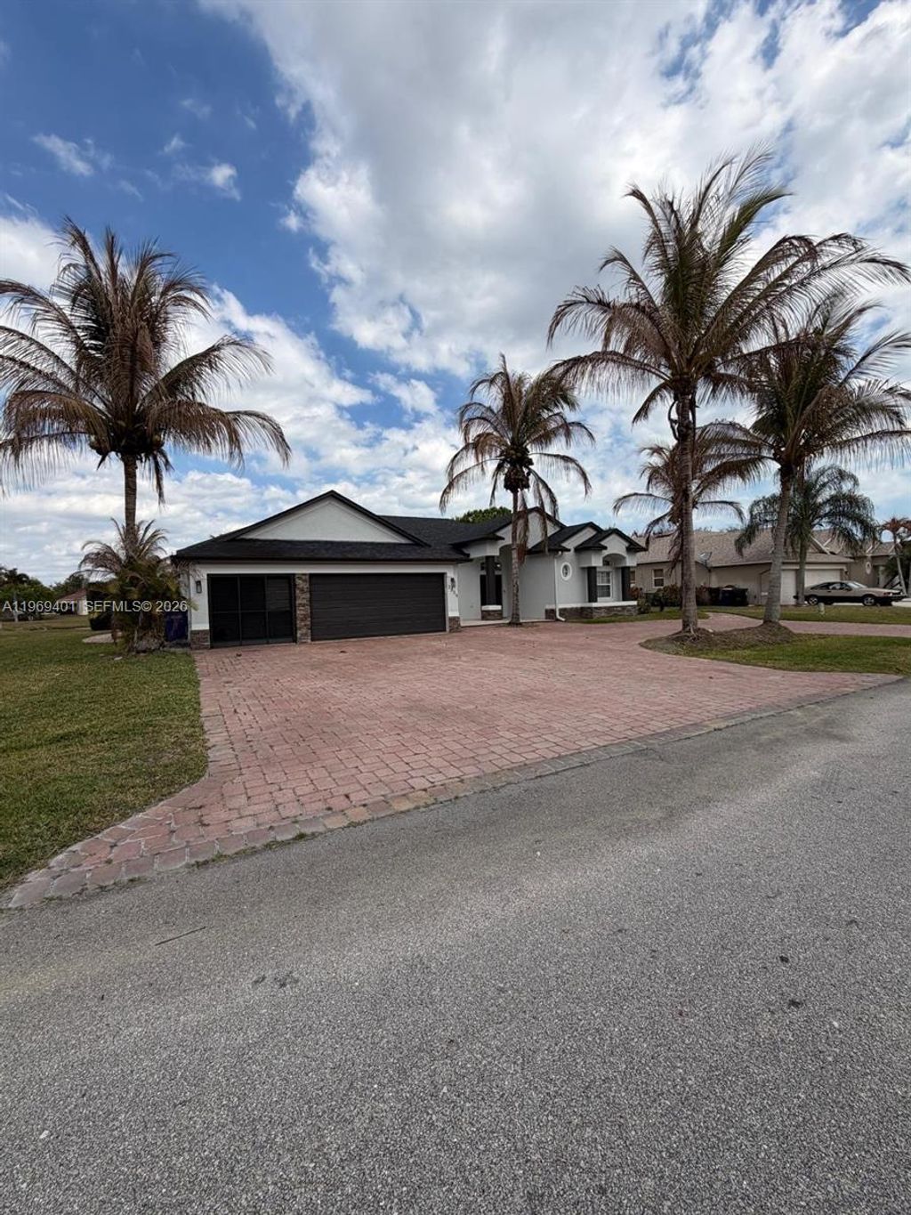 Photo of 2809 S Serenity Cir S, Fort Pierce, FL 34981 (MLS # A11969401)