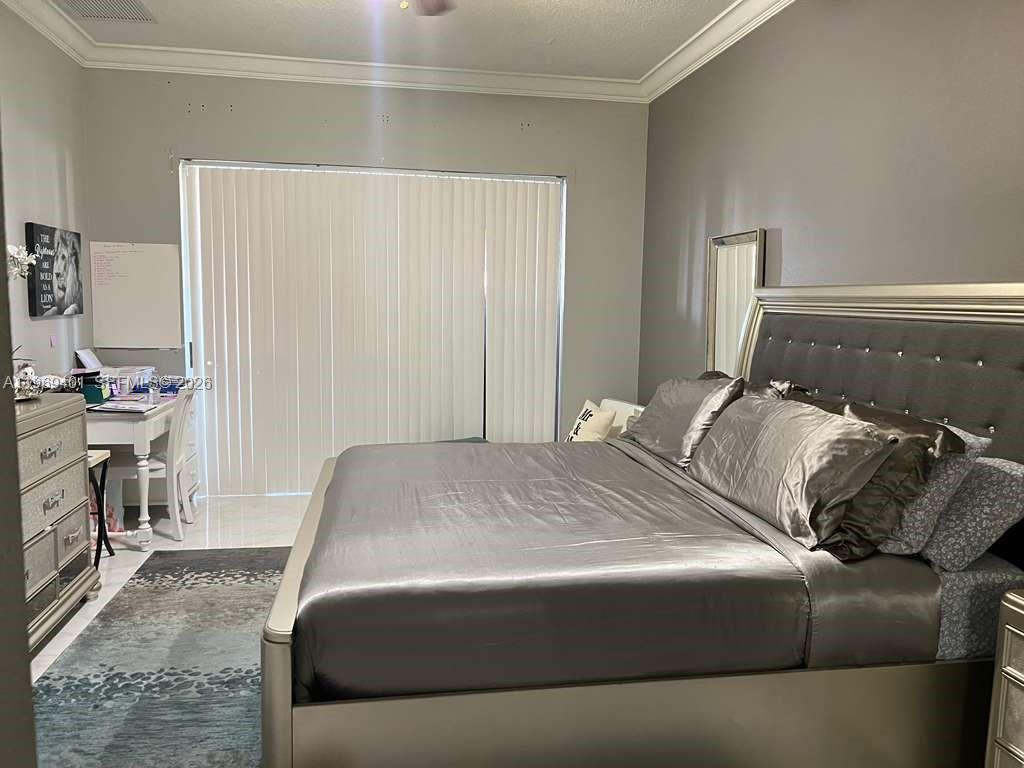 PALM LAKES GARDENS - Residential