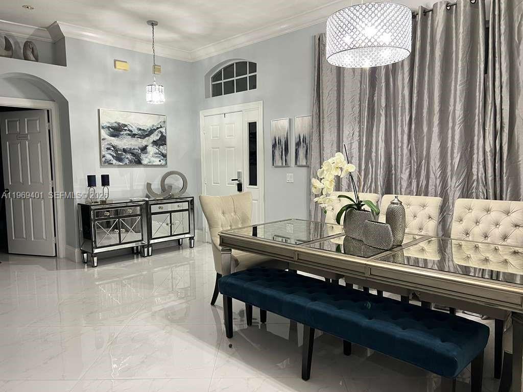 PALM LAKES GARDENS - Residential