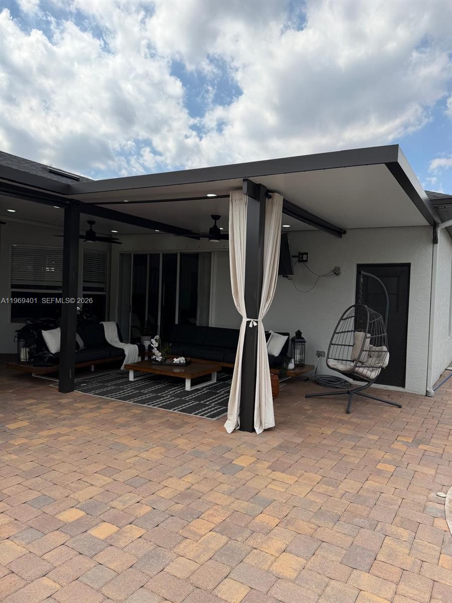 PALM LAKES GARDENS - Residential