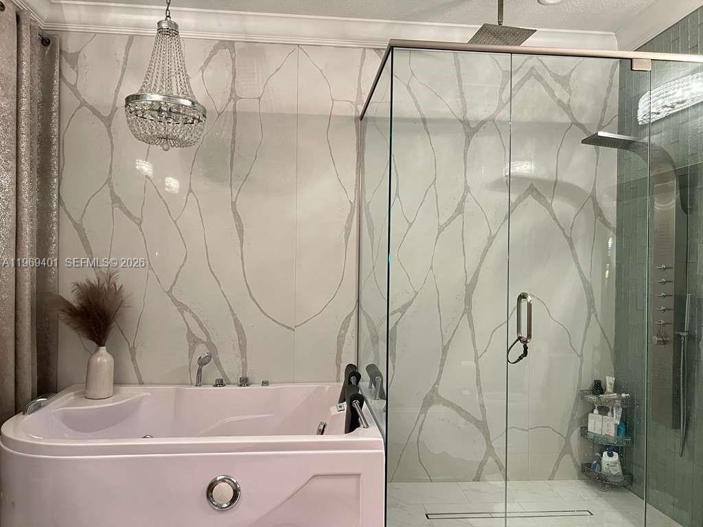 PALM LAKES GARDENS - Residential