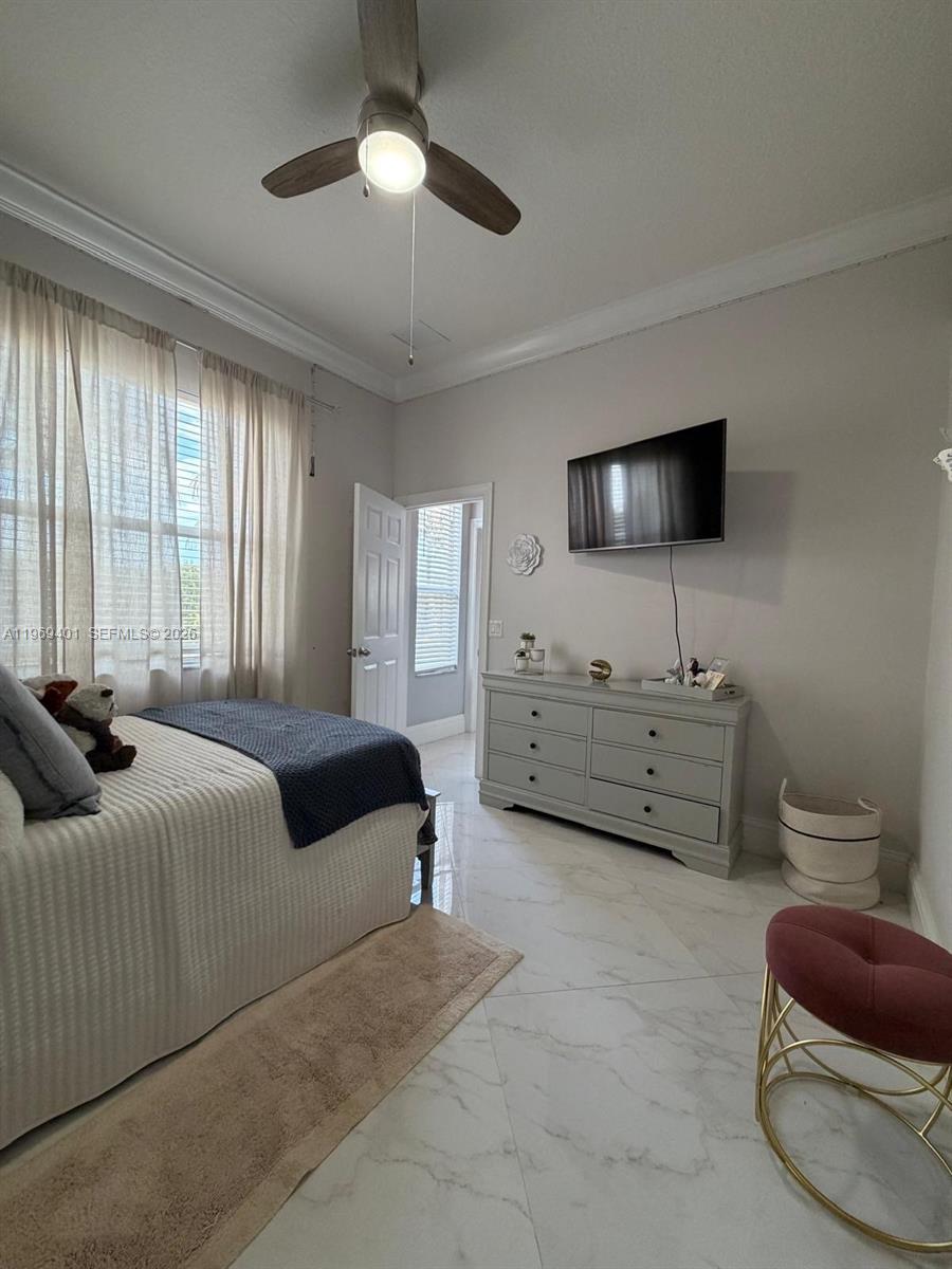 PALM LAKES GARDENS - Residential