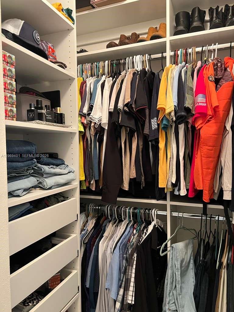 PALM LAKES GARDENS - Residential