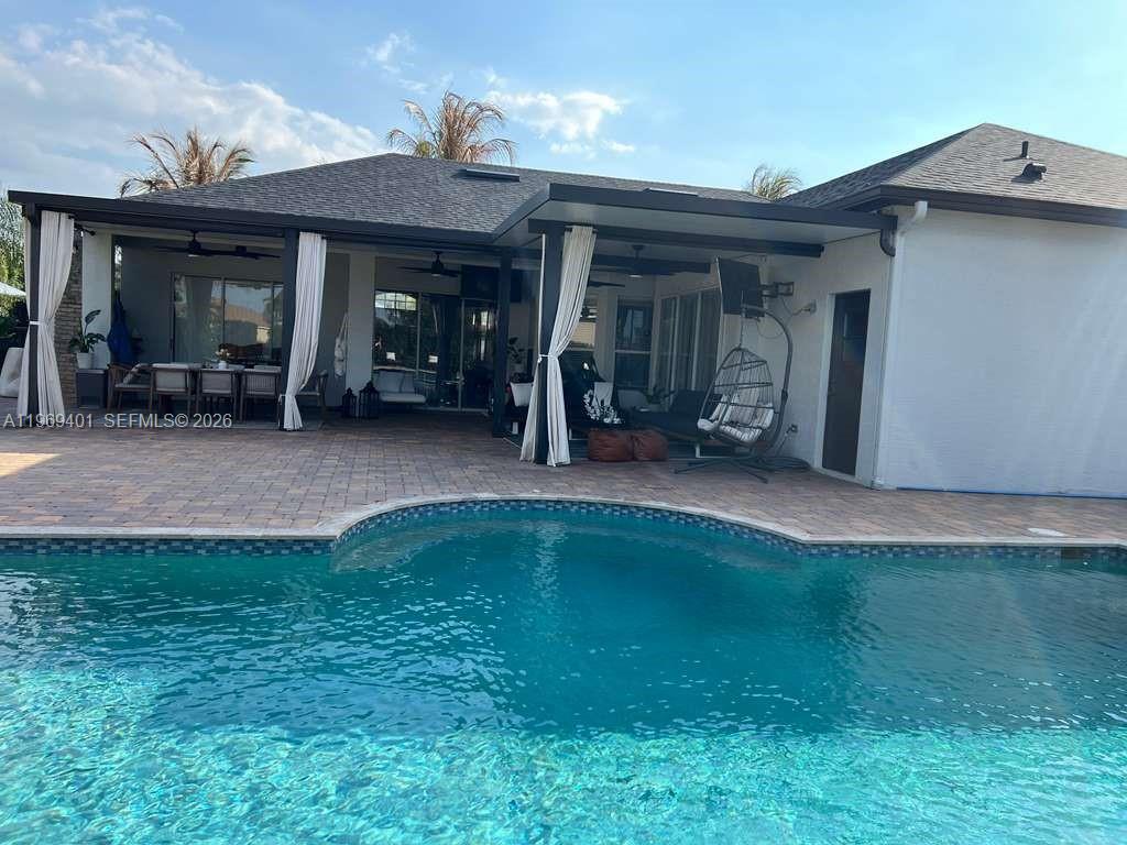 PALM LAKES GARDENS - Residential