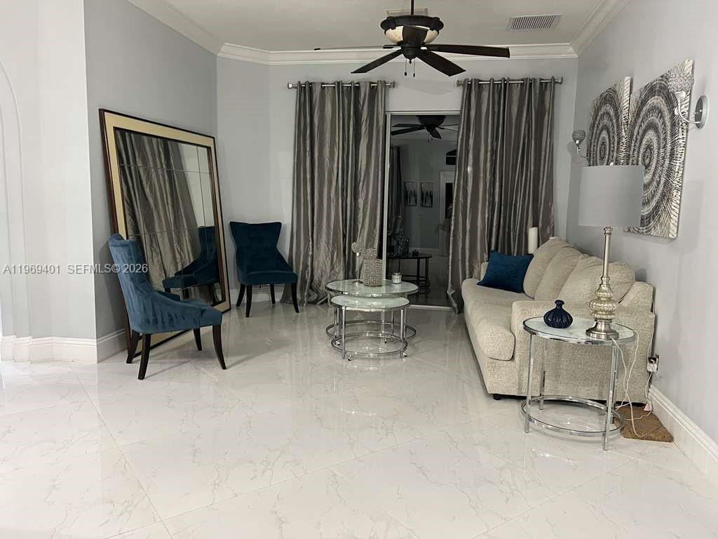 PALM LAKES GARDENS - Residential