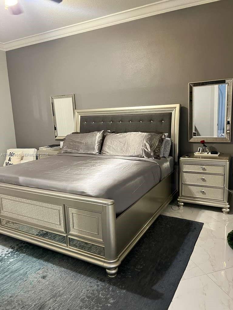 PALM LAKES GARDENS - Residential