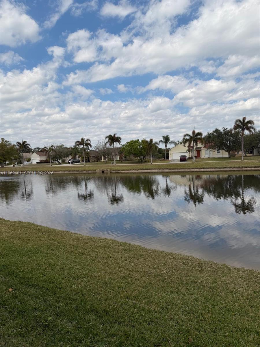 PALM LAKES GARDENS - Residential
