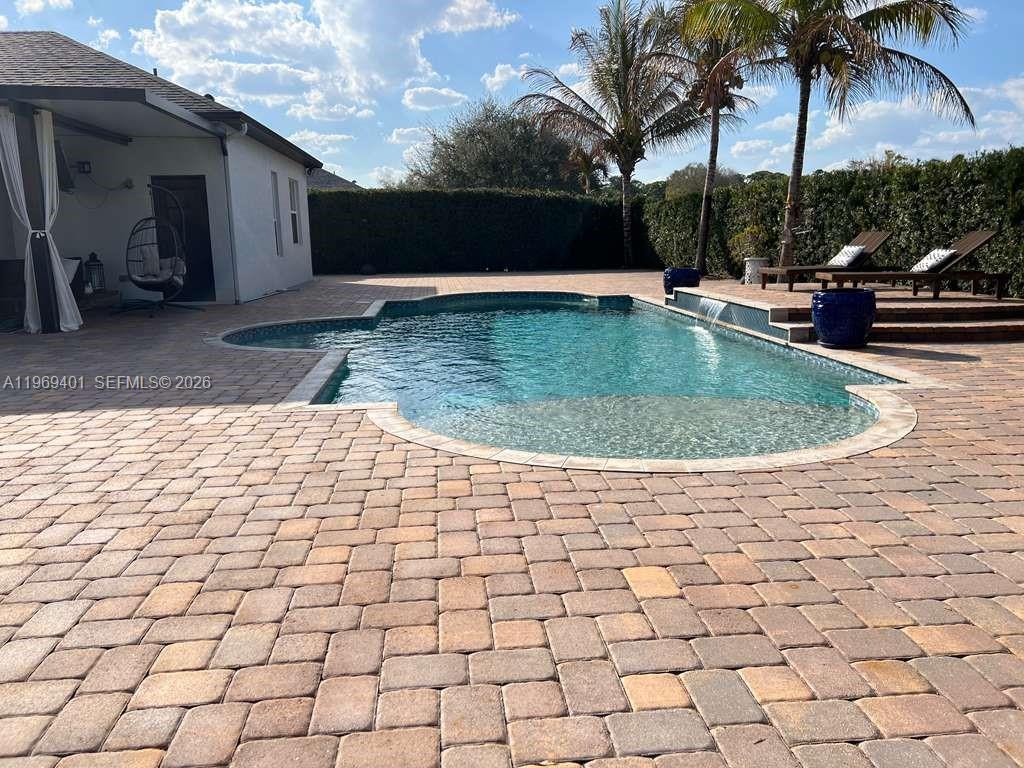 PALM LAKES GARDENS - Residential