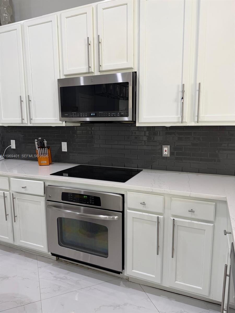 PALM LAKES GARDENS - Residential