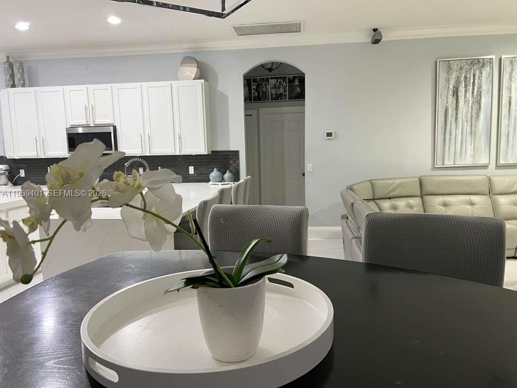 PALM LAKES GARDENS - Residential