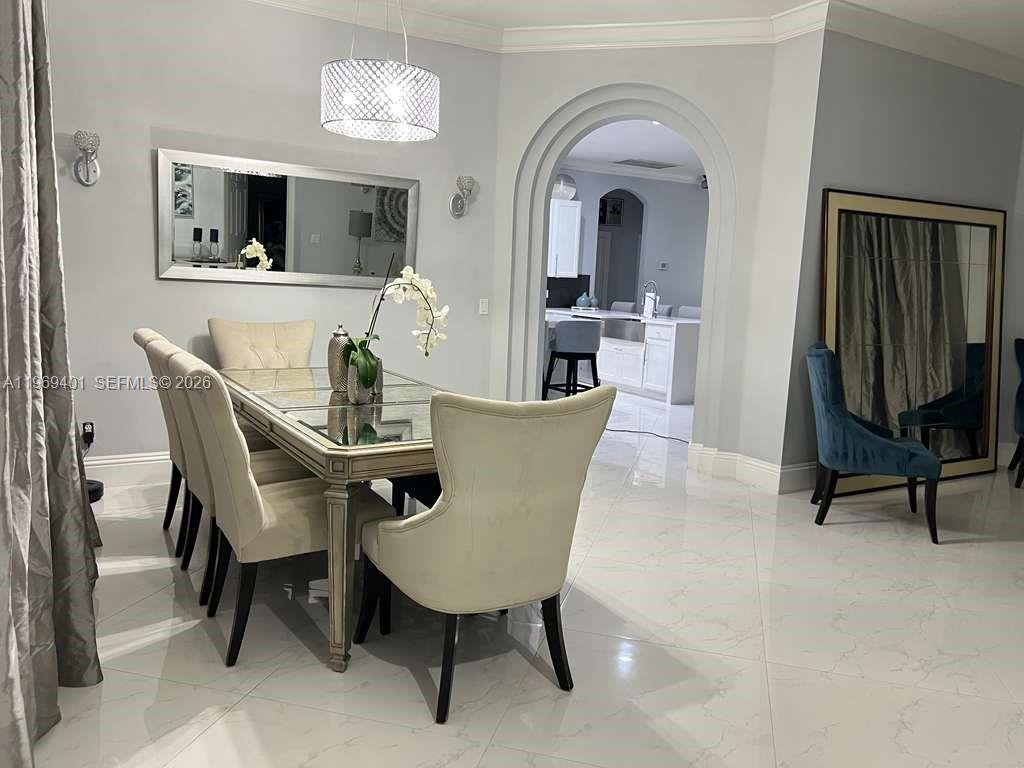 PALM LAKES GARDENS - Residential