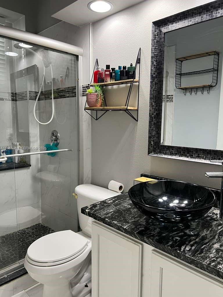 PALM LAKES GARDENS - Residential