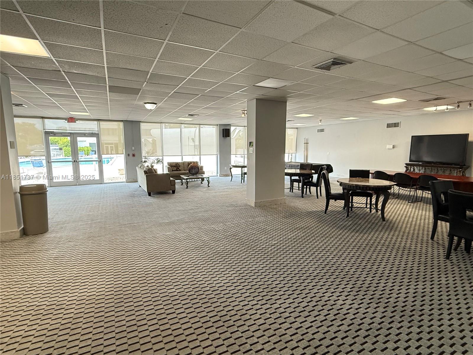 BAYVIEW TOWERS CONDO SOUT - Residential