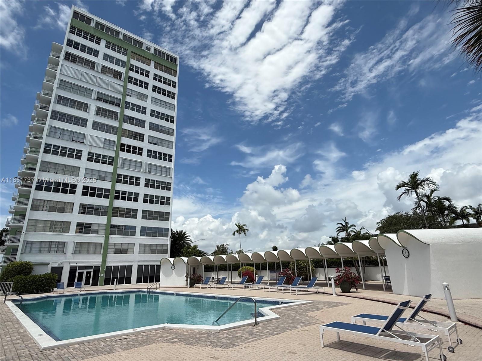 BAYVIEW TOWERS CONDO SOUT - Residential