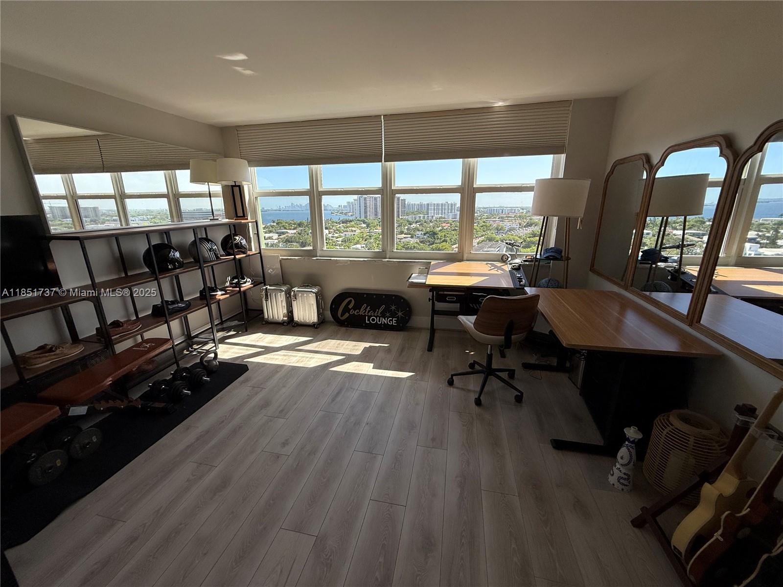 BAYVIEW TOWERS CONDO SOUT - Residential