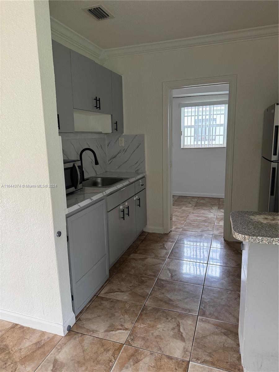 RICHARDS MANORS - Residential Lease