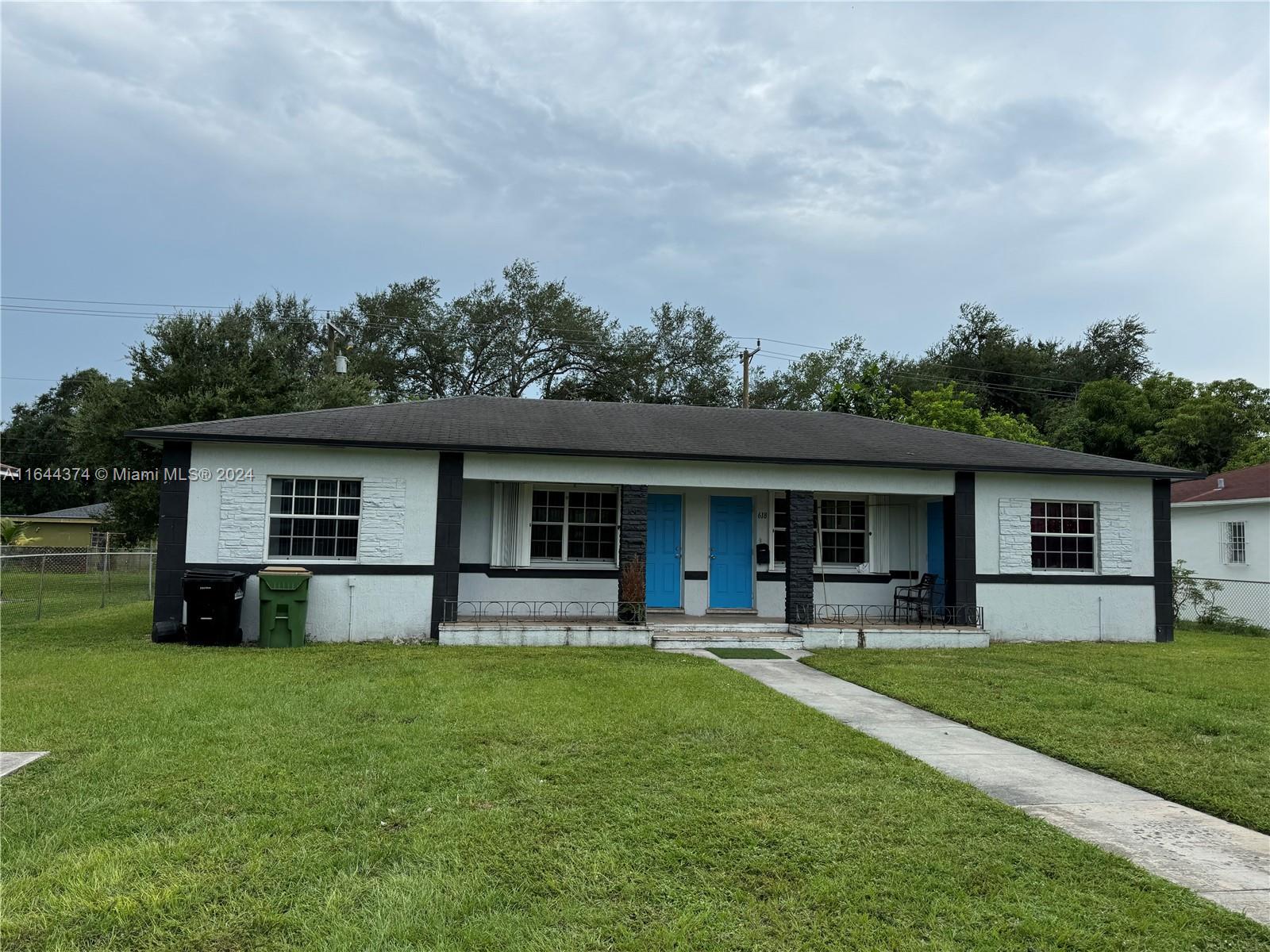 RICHARDS MANORS - Residential Lease