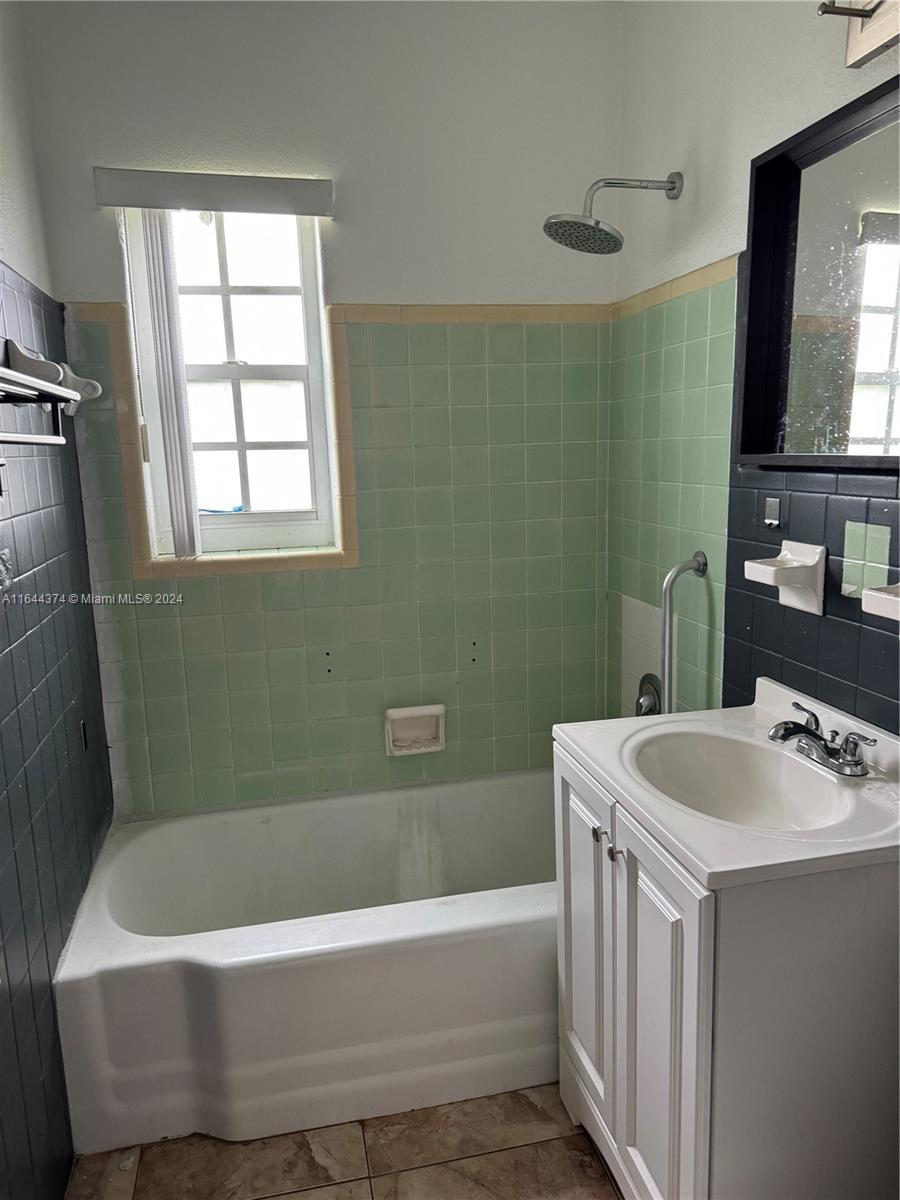 RICHARDS MANORS - Residential Lease