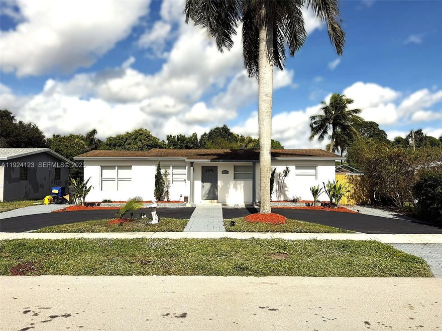 Awesome home ready for a new family centrally located in Lauderdale Lake Florida. Single Family home 4 bedrooms, 2 bathrooms, open kitchen, and laundry room and big back yard.  Financing available, Home is Ideal for a first-time home buyer, ready to move in, No HOA or Restrictions.