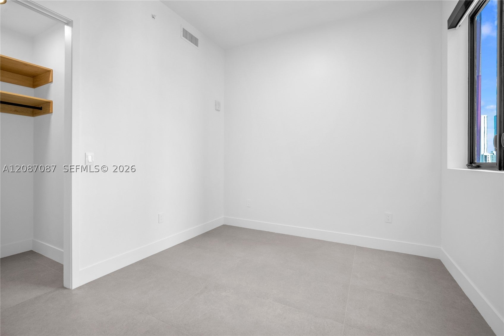 91 NW 27th St 504