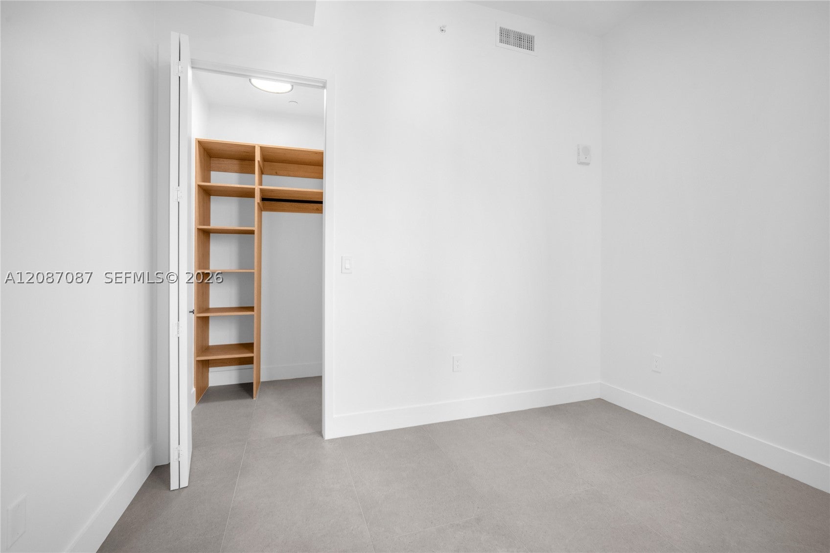 91 NW 27th St 504