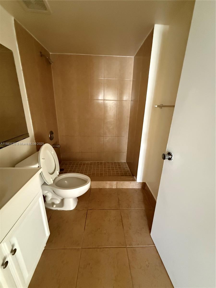 MEDITERRANEAN VILLAS COND - Residential Lease