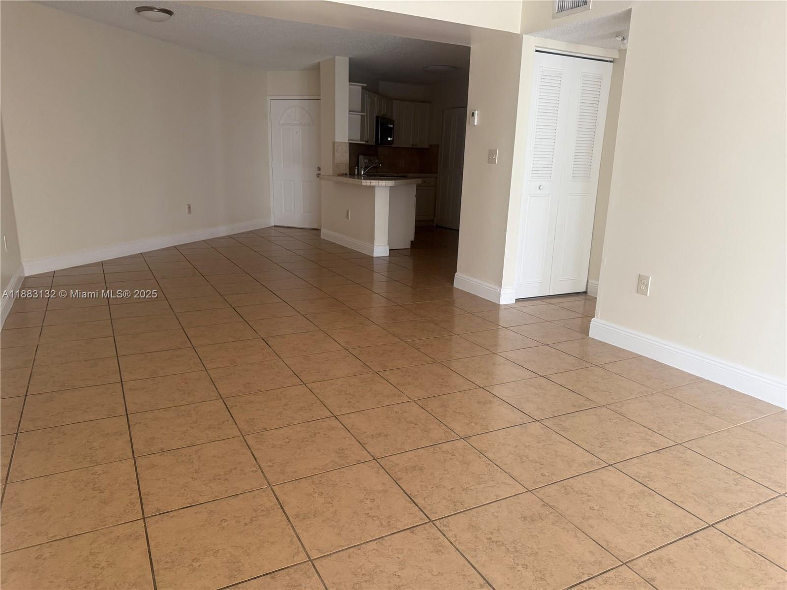 MEDITERRANEAN VILLAS COND - Residential Lease