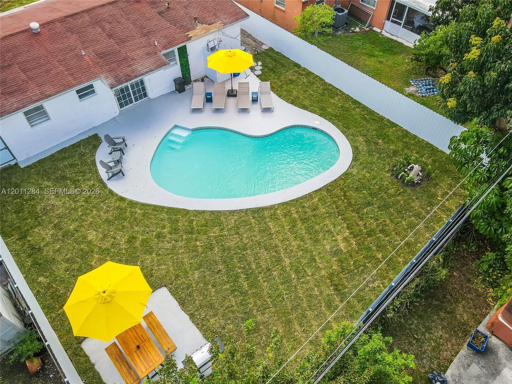 Photo of 7471 Hope St, Hollywood, FL 33024 (MLS # A12011284)