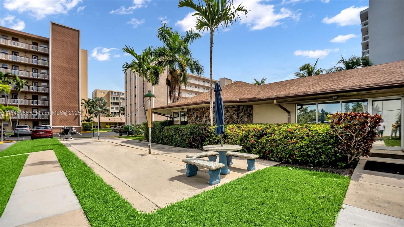 MEADOWBROOK CONDO APTS BL - Residential