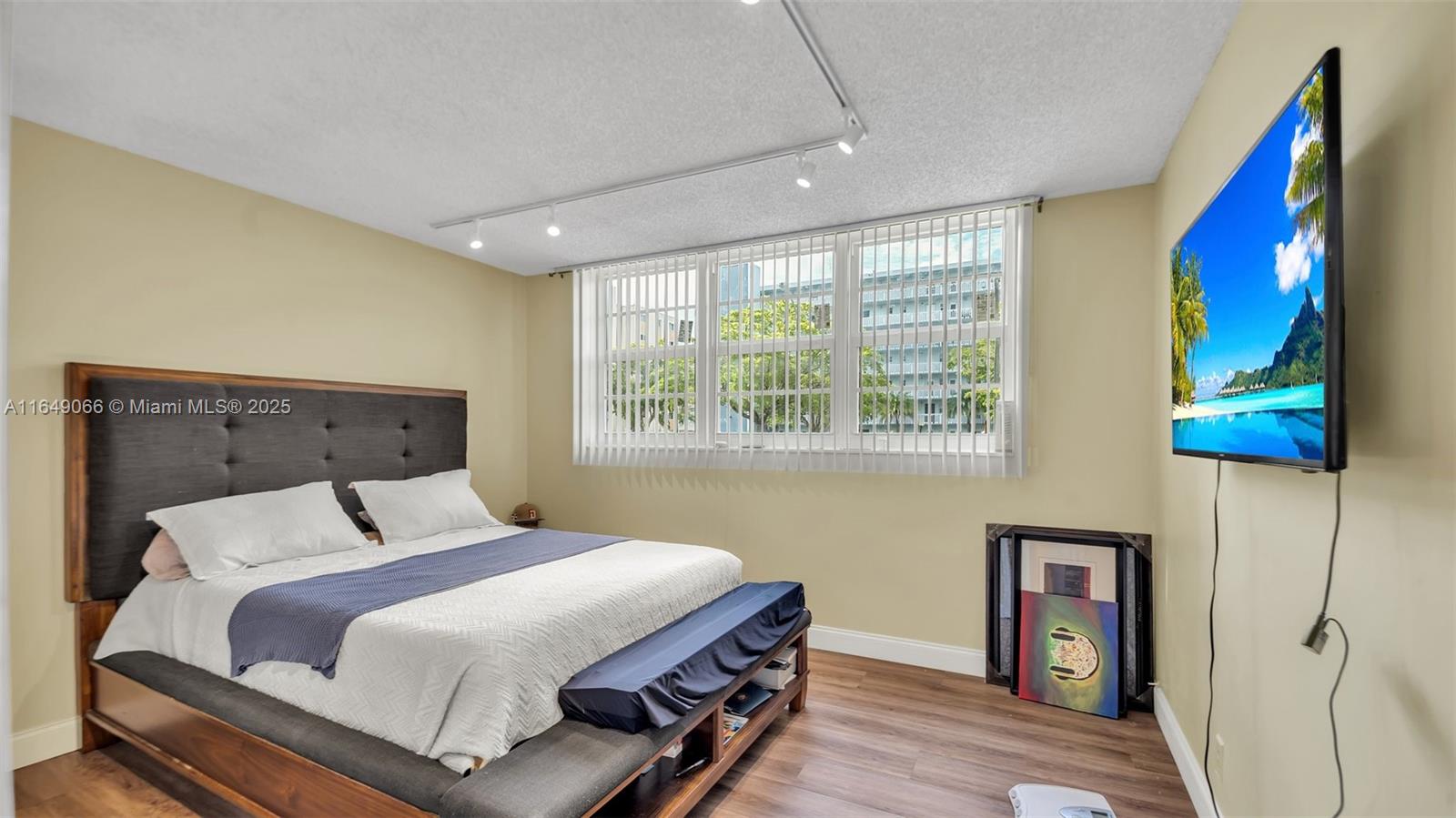 MEADOWBROOK CONDO APTS BL - Residential