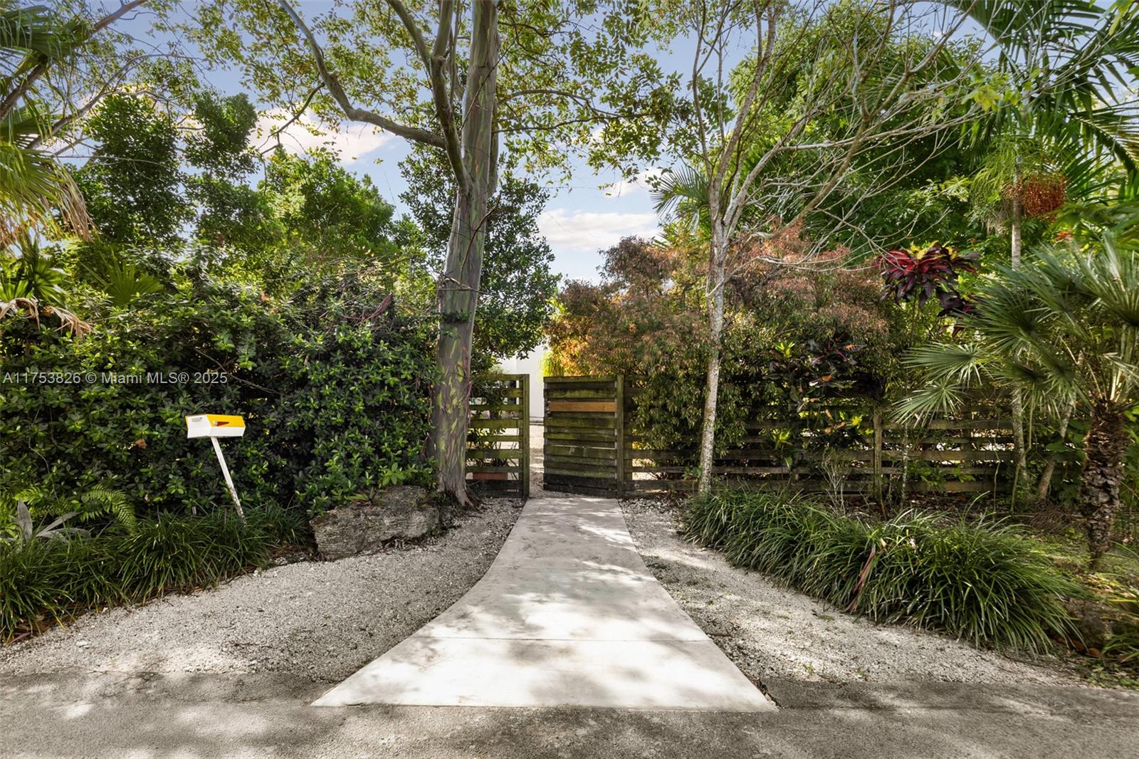 SUNILAND ESTATES 1ST ADDN - Residential