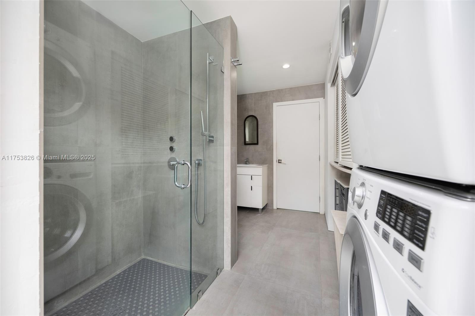 SUNILAND ESTATES 1ST ADDN - Residential