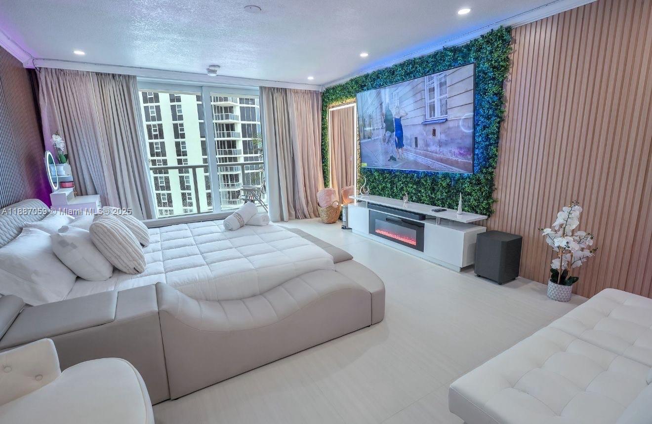 THE AVENTURA BEACH CLUB C - Residential