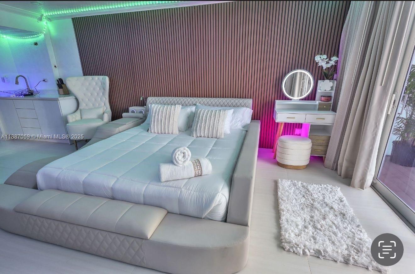 THE AVENTURA BEACH CLUB C - Residential