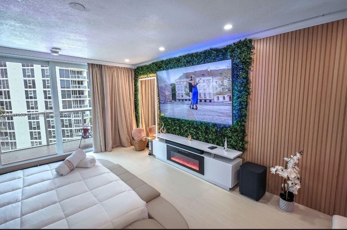 THE AVENTURA BEACH CLUB C - Residential