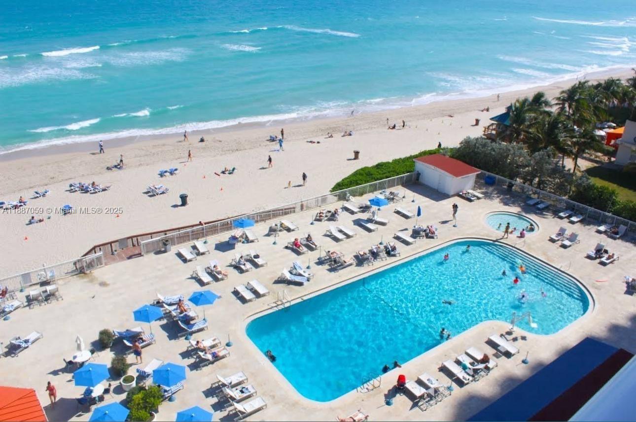 THE AVENTURA BEACH CLUB C - Residential