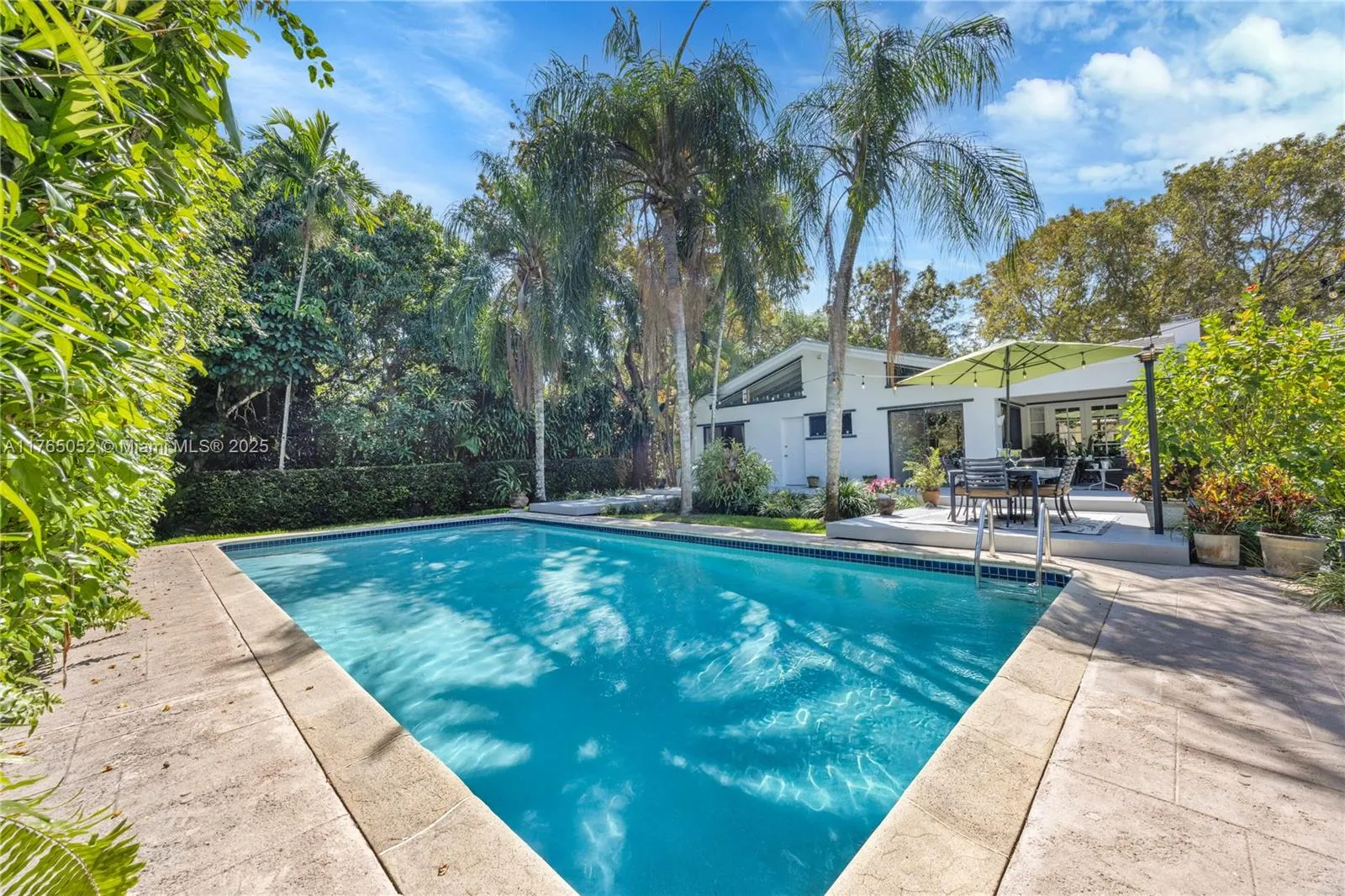 Coral Gables, Florida 33146, United States, 4 Bedrooms Bedrooms, ,3 BathroomsBathrooms,Residential,Active,88911