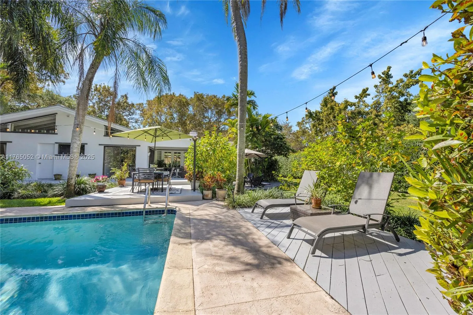 Coral Gables, Florida 33146, United States, 4 Bedrooms Bedrooms, ,3 BathroomsBathrooms,Residential,Active,88911