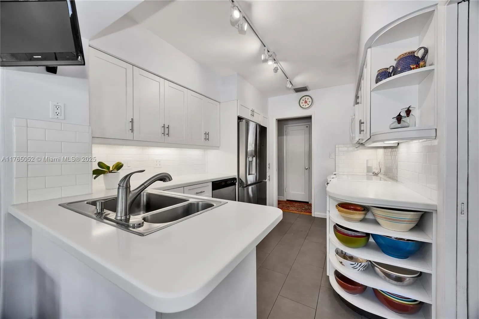 Coral Gables, Florida 33146, United States, 4 Bedrooms Bedrooms, ,3 BathroomsBathrooms,Residential,Active,88911