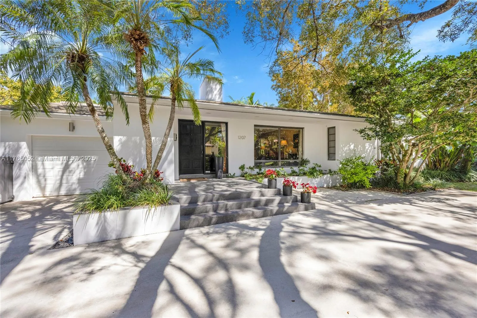 Coral Gables, Florida 33146, United States, 4 Bedrooms Bedrooms, ,3 BathroomsBathrooms,Residential,Active,88911