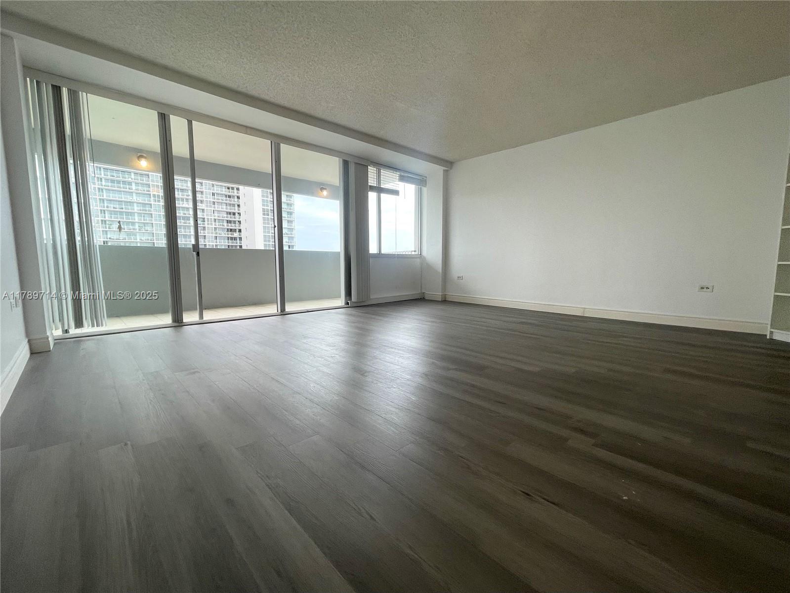 7545 E Treasure Dr 8D