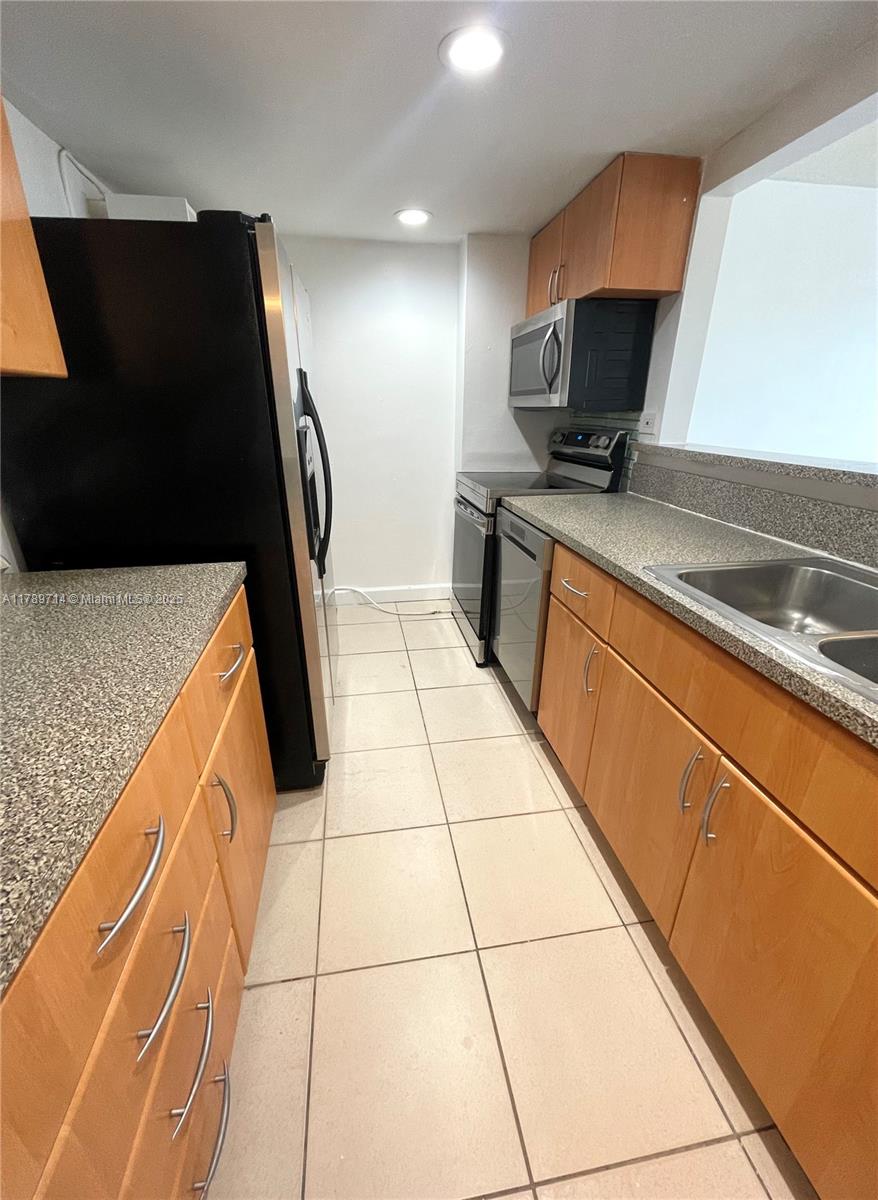7545 E Treasure Dr 8D
