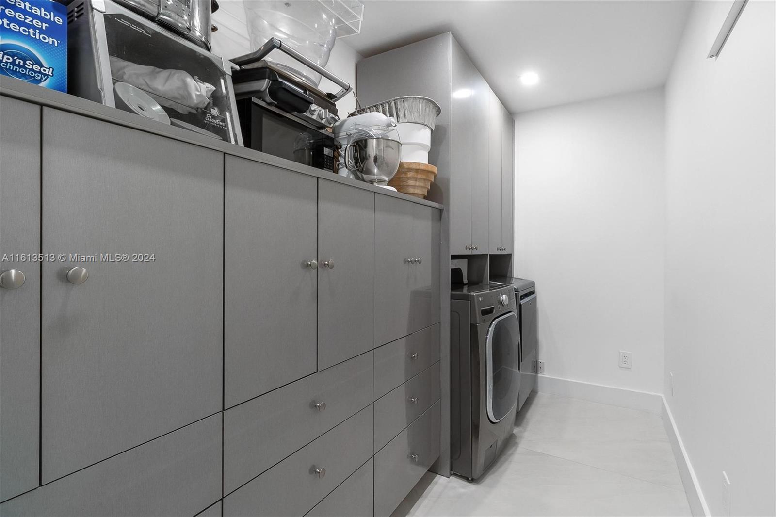 BAY HARBOR ISLAND - Residential