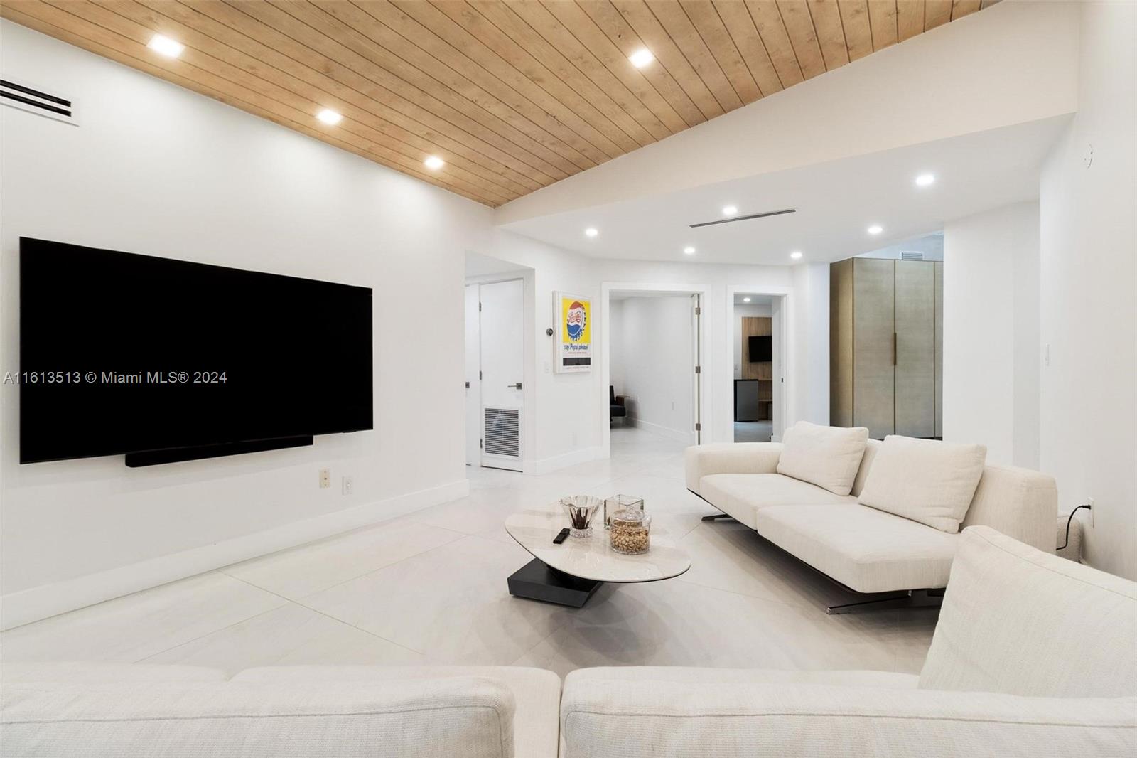 BAY HARBOR ISLAND - Residential