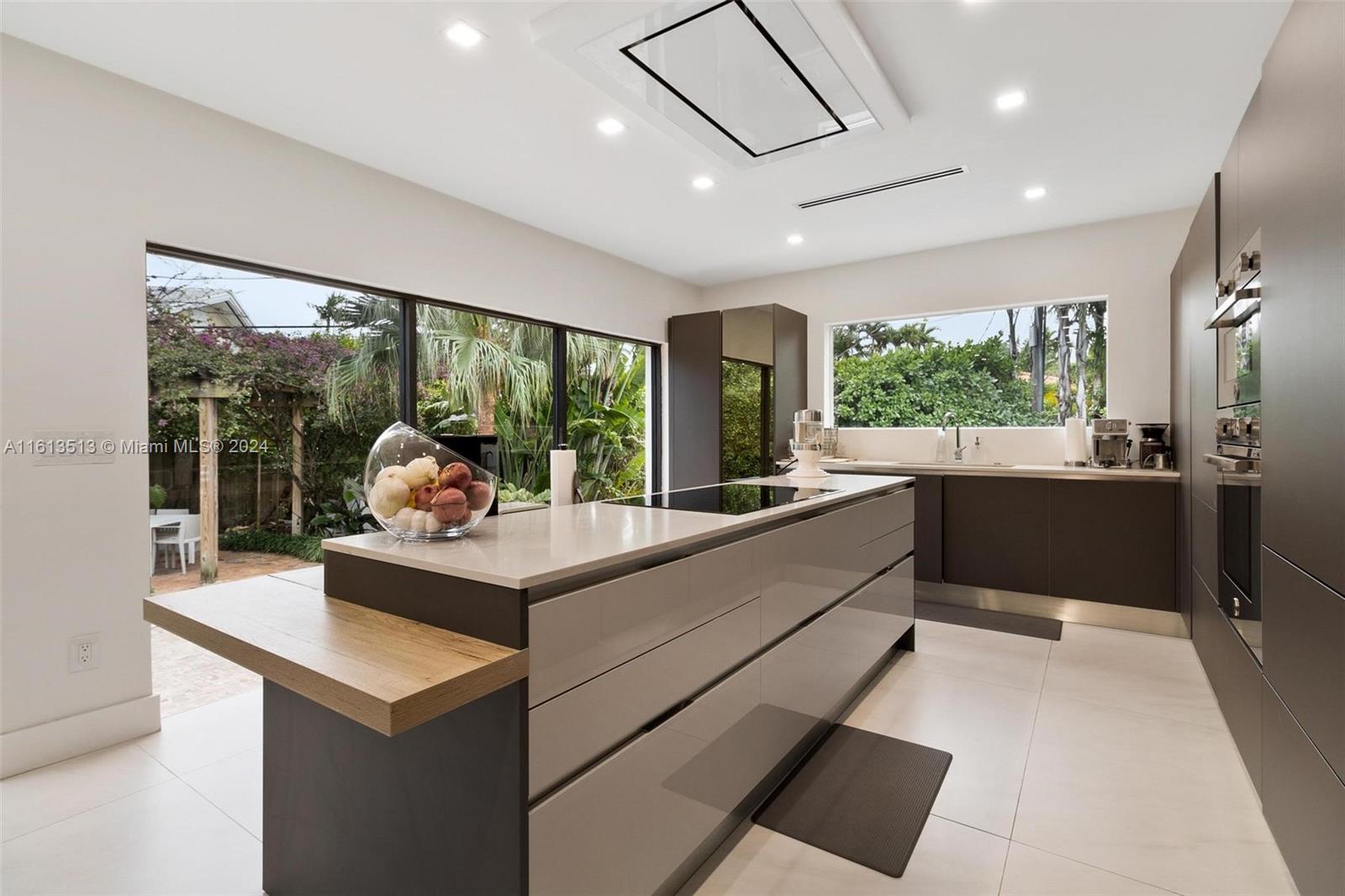 BAY HARBOR ISLAND - Residential